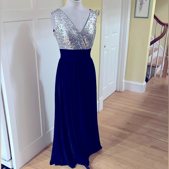 SOIEBLU Silver Sequin Navy Blue Chiffon Formal Metallic V-neckline Dress NWOT - Picture 5 of 9